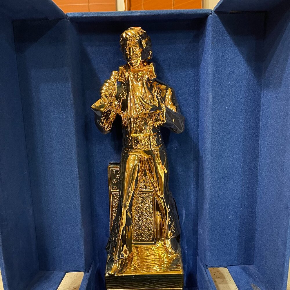 VERY RARE! McCORMICK'S 50 year old GOLD ELVIS PRESLEY WHISKEY DECANTER SEALD